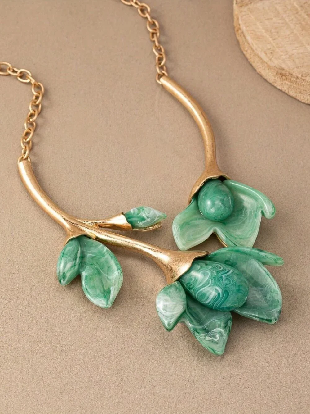 Metallic Green Boho Elegant Women's Magnolia Flower Resin Necklace